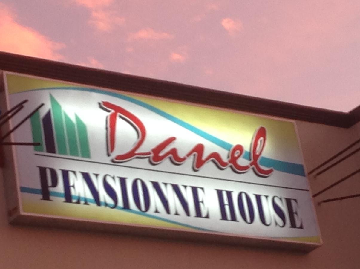 טקלובן Danel Pensionne House מראה חיצוני תמונה
