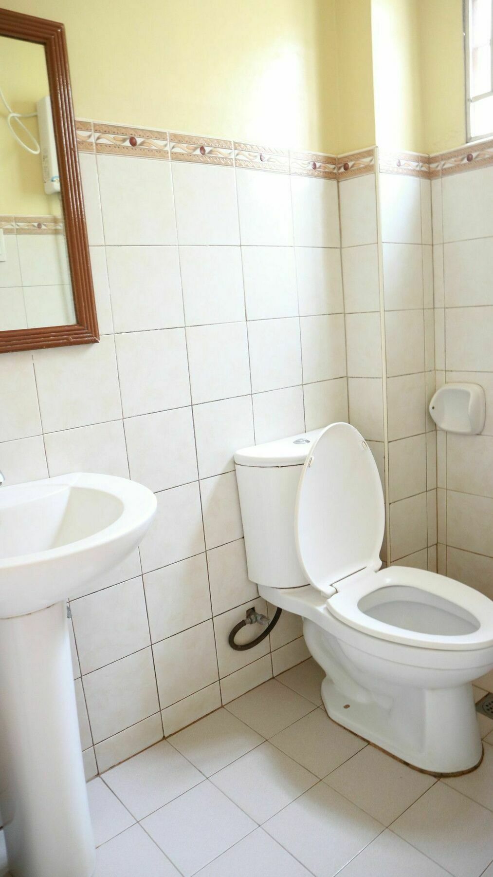 טקלובן Danel Pensionne House מראה חיצוני תמונה