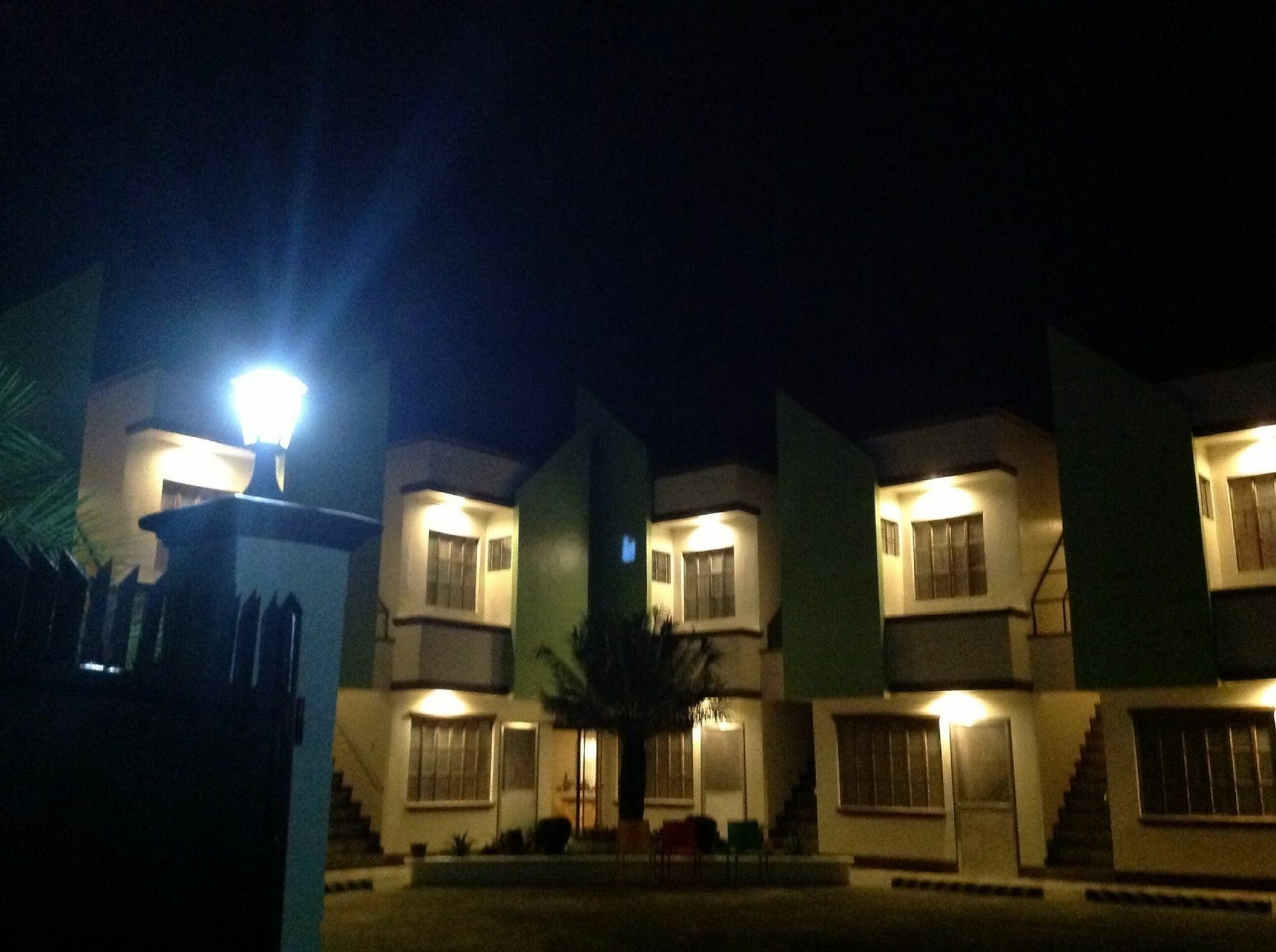 טקלובן Danel Pensionne House מראה חיצוני תמונה